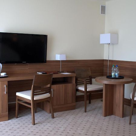 Hotel Termy Palacowe Наленчув Экстерьер фото